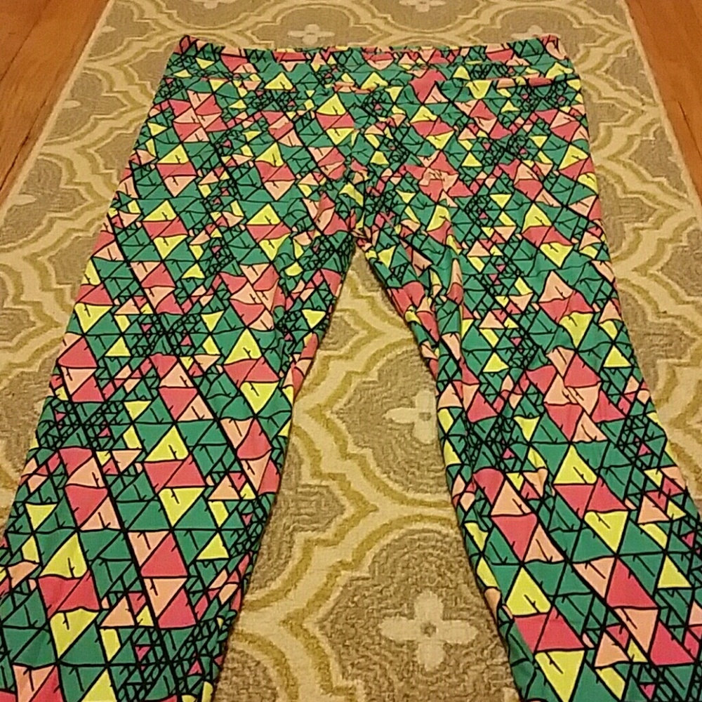 NWOT Lularoe Geometric Leggings Tall & Curvy